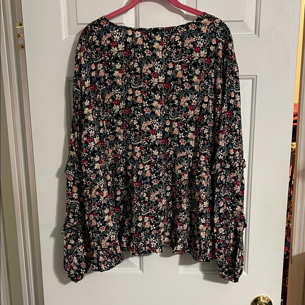 Easel Multicolor Floral Blouse - Picture 6 of 6